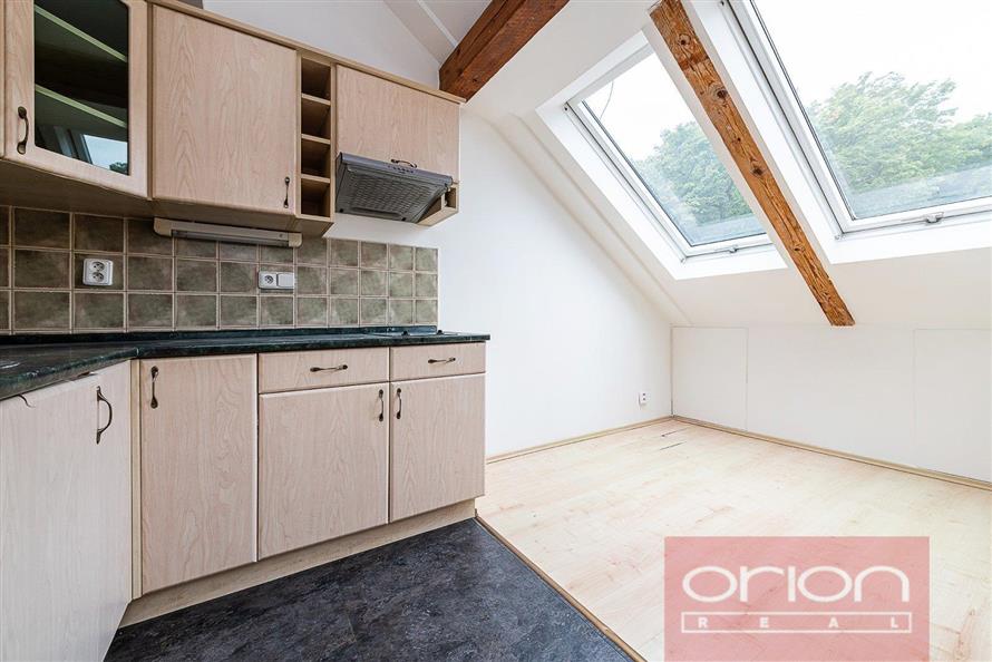 Prodej bytu 2+kk: Praha 5 - Smíchov, Na Zatlance