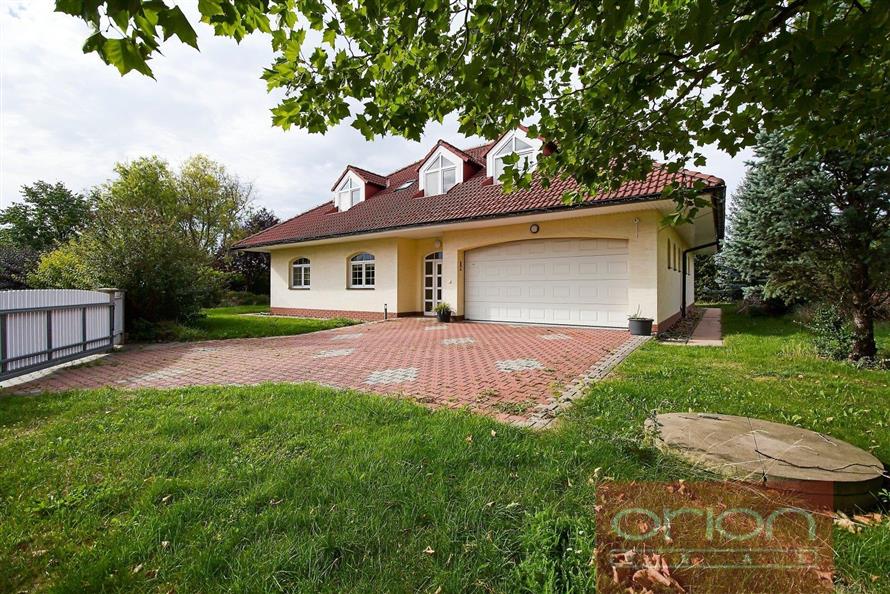 Prodej rodinného domu se zahradou: Praha západ - Jesenice, Karafiátova