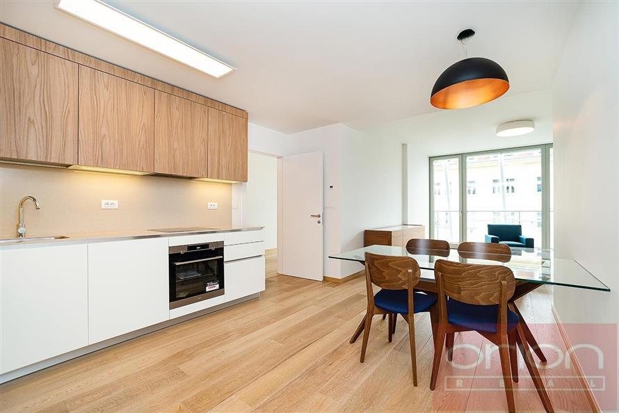 Pronájem zařízeného bytu s terasou: Praha 5 - Smíchov, Holečkova