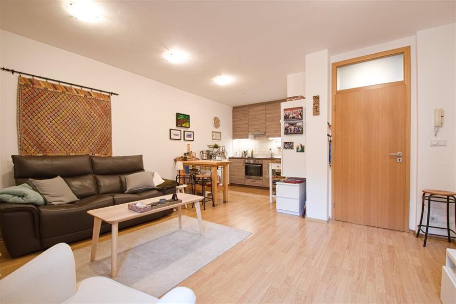 obyvak s kuchyni prizemi.jpg