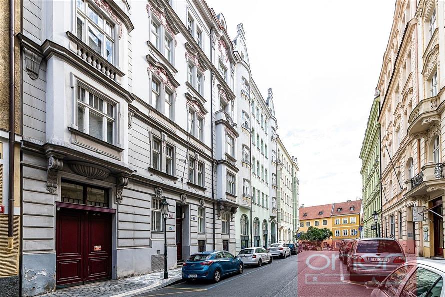 Pronájem garážového parkovacího stání: Praha 1 - Staré Město, Bílkova