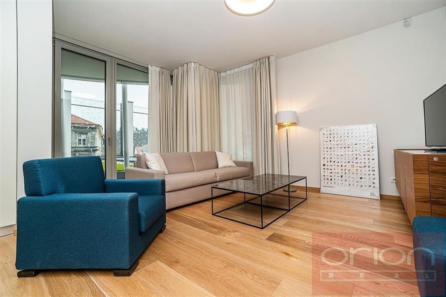 Pronájem zařízeného bytu s terasou: Praha 5 - Smíchov, Holečkova