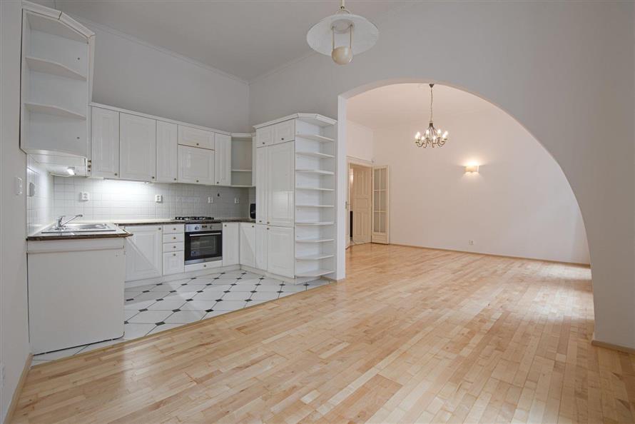 Pronájem bytu 2+kk s balkonem: Praha 2 - Vinohrady, Italská