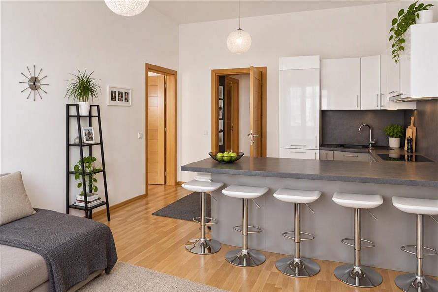 Pronájem zařízeného bytu s balkonem: Praha 2  - Vinohrady, Korunní