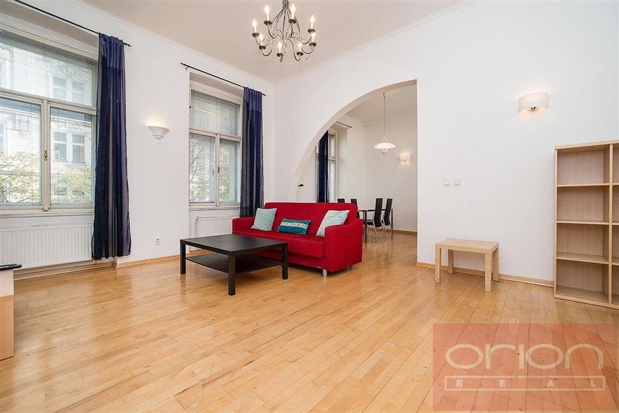 Pronájem zařízeného bytu 2+kk s balkonem: Praha 2 - Vinohrady, Italská