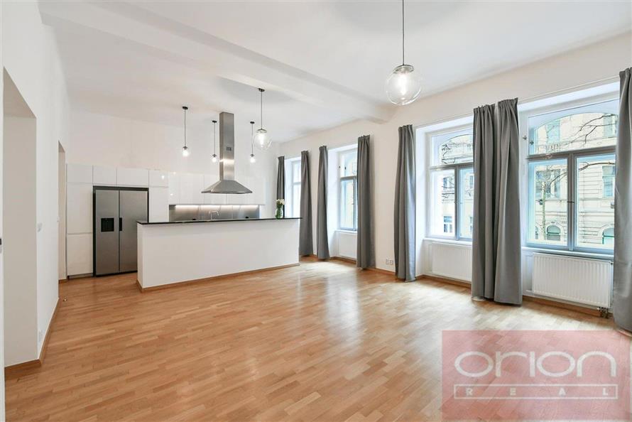 Pronájem mezonetového bytu s balkonem: Praha 2- Vinohrady, Mánesova