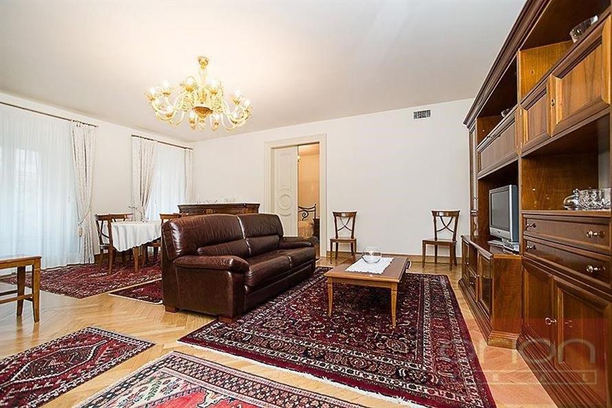 Pronájem zařízeného bytu: Praha 2 - Vinohrady, Italská