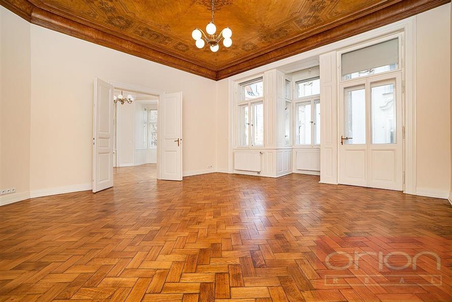 Pronájem luxusního bytu se dvěma balkony: Praha 1 - Staré Město, Pařížská
