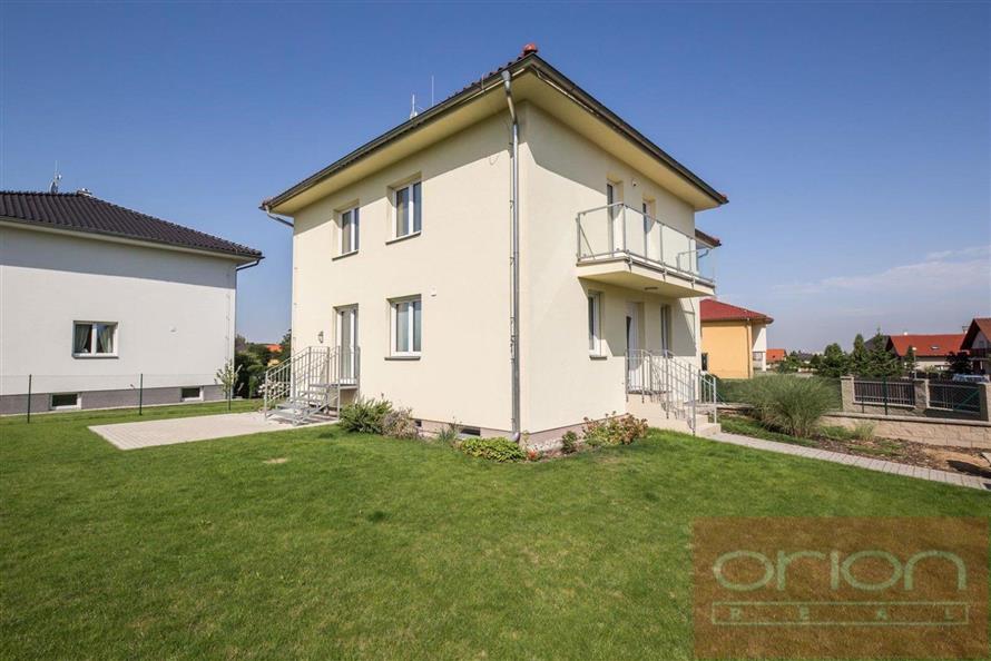 Pronájem rodinného domu se zahradou: Praha - Průhonice, Pod Valem II