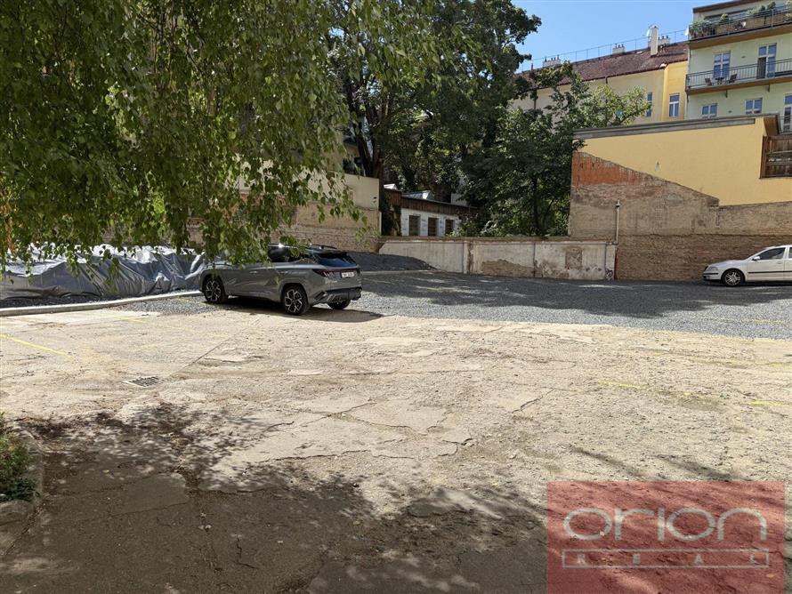 Parkovací stání k pronájmu: Praha 2 - Vinohrady, Italská