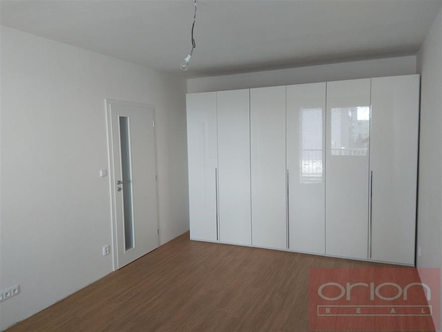 One bedroom apartment with a loggia for rent: Praha 4-Háje, Emílie Hýblerové