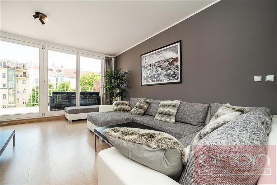 Furnished one bedroom apartment with terrace for rent : Praha 3 - Žižkov, Bořivojova