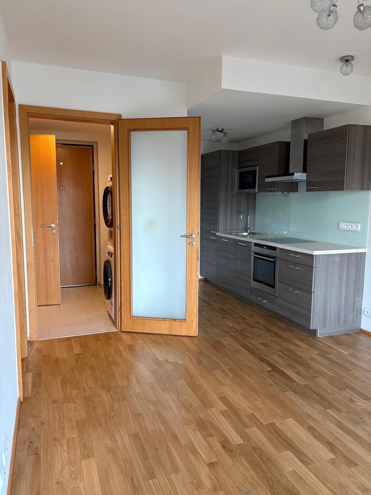 Modern apartment 2+kk for rent in Prague 5 - Košíře, Beníškové