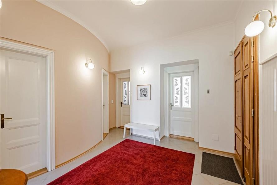 97985500-resize~byt-3-1-drevna-nove-mesto-praha-2.jpg