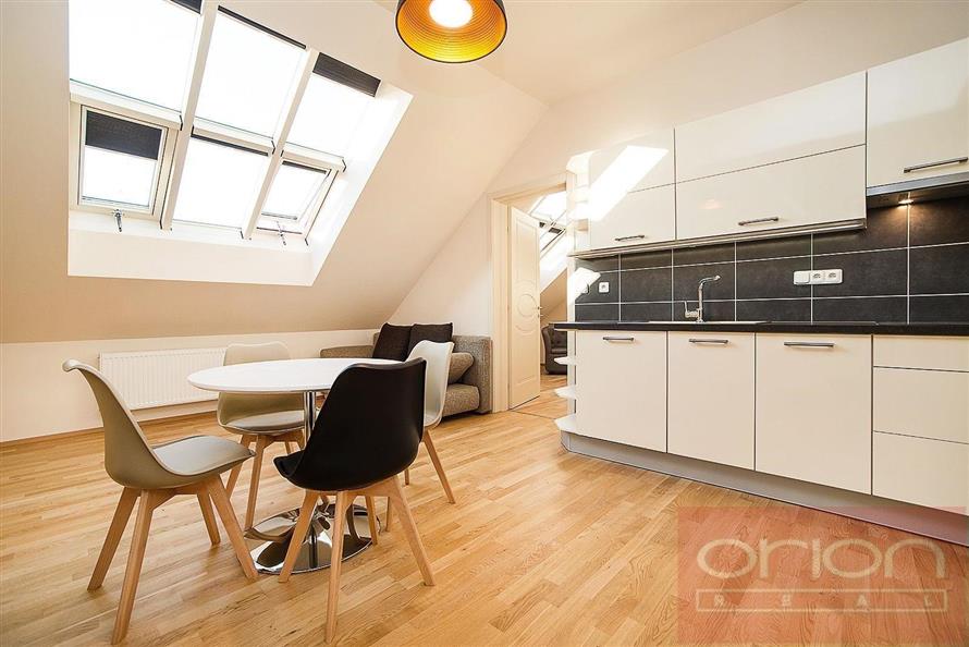 UNDER RESERVATION : Fully furnished apartment for rent: Praha 3- Žižkov, Kubelíkova