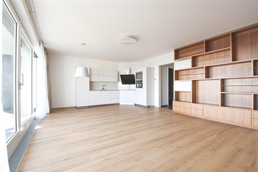 Apartment with a terrace and garagae parking for rent : Prague 5 - Smíchov, Pod Děvínem