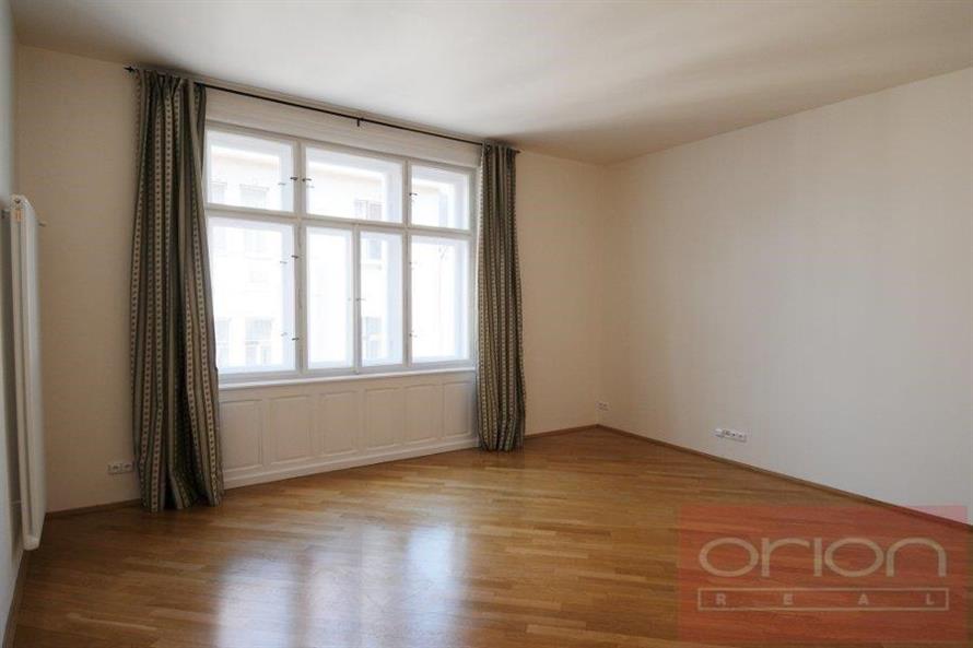 Luxurious 3-bedroom apartment for rent: Praha 2 - Nové Město, Odborů