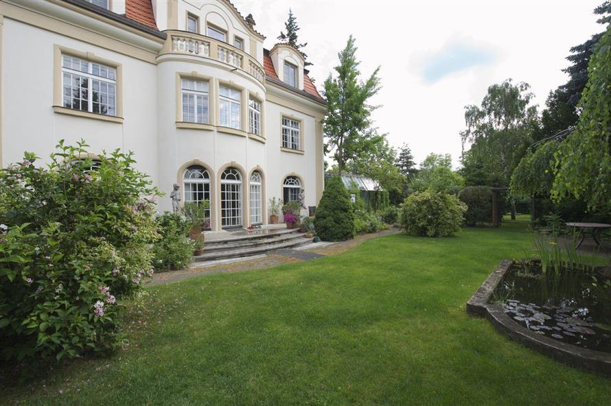 Furnished Two-Bedroom Apartment with garden, garage and wellness for rent: Prague 6 - Dejvice, Na Míčánce