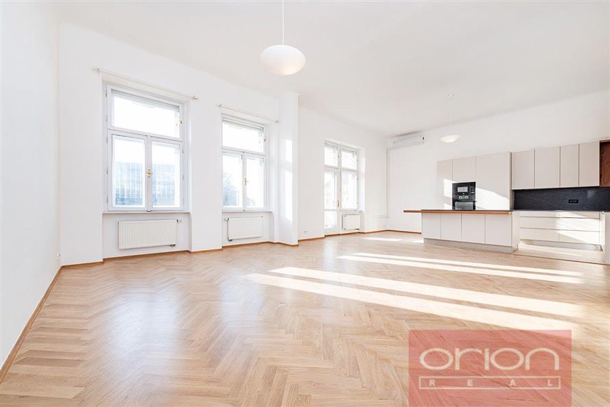 Apartment with a balcony for rent: Praha 2 - Nové Město, Na Moráni