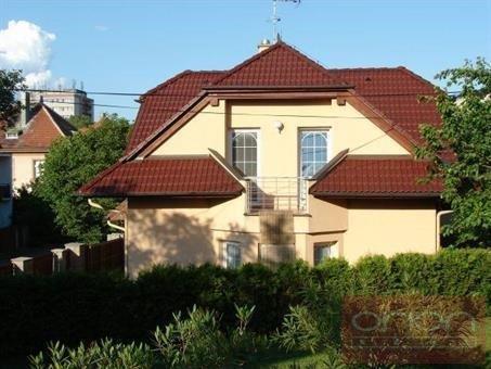 Family house with garden for rent: Praha 4 - Bráník, Vostrého