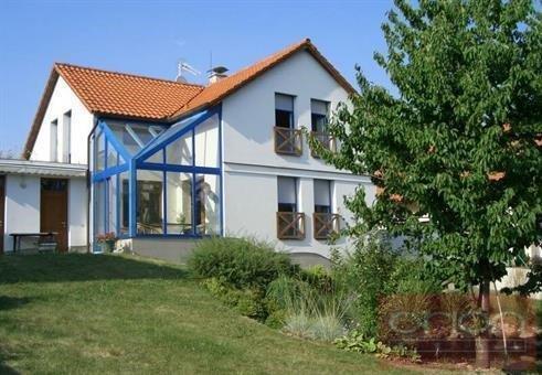 Family house for rent in Prague 5 - Jinonice, Souběžná I