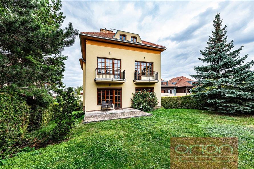 Family house for rent: Prague 6 - Břevnov, Oddělená