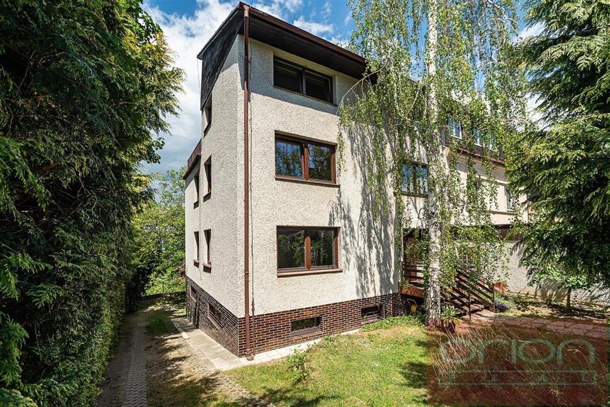 Family house with garden for rent: Prague 6 - Břevnov, Hošťálkova