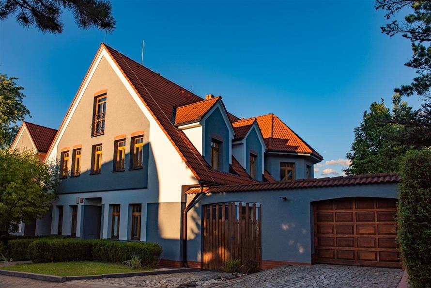 01 Maly Dvur front.jpg