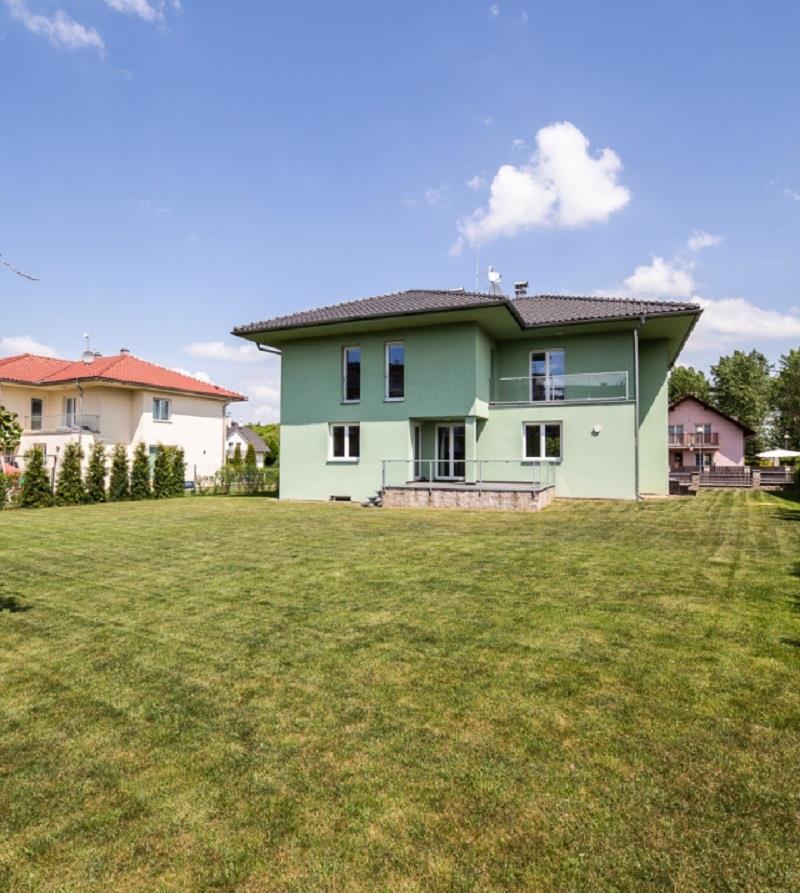 Family house with garden for rent: Praha západ - Průhonice, Pod Valem II