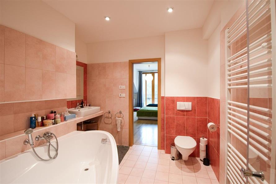 koupelna u loznice patro.jpg