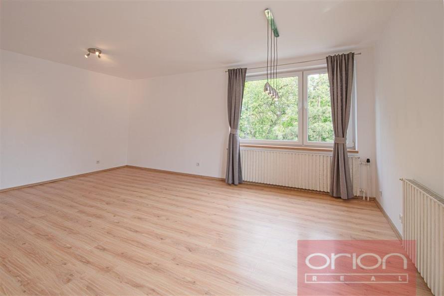 Two-bedroom apartment with a balcony for sale: Praha 5 - Smíchov, Na Cihlářce
