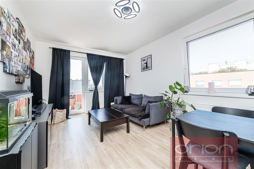 Two bedroom apartment with a balcony and a garage for sale: Praha 9 - Kyje, Sicherova