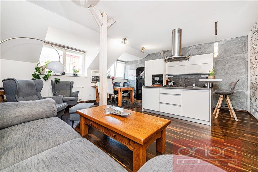 Stylish 3 bedroom apartment with terrace for sale: Praha 5 - Malá Strana, Zborovská